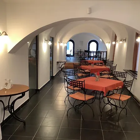 Hotel Zamecka 17 3* פארדוביצה