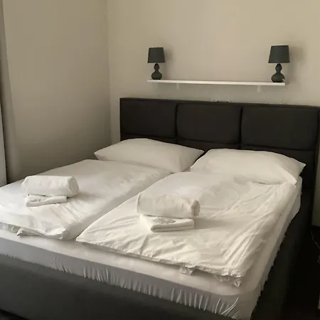 מלון Hotel Zamecka 17 פארדוביצה