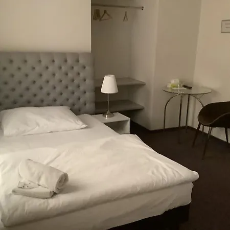 Hotel Zamecka 17