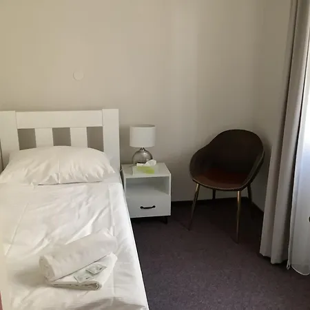 Hotel Zamecka 17 מלון